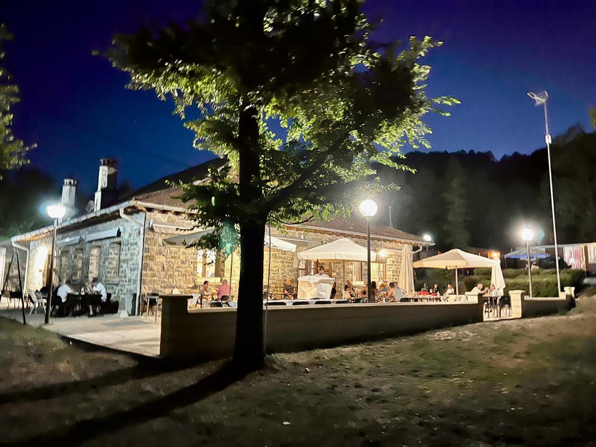 Camping Valle De Hecho Exterior photo